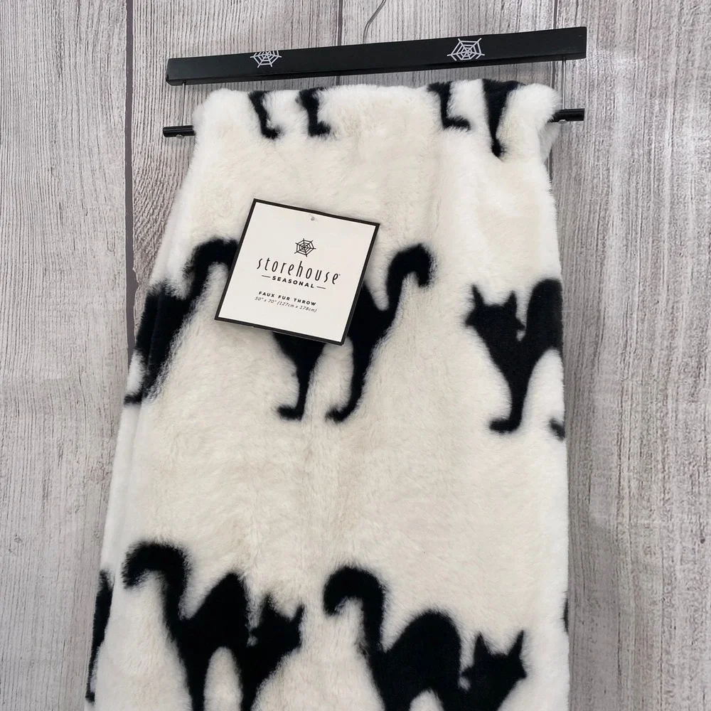 Storehouse Throw Blanket 50x70 White Black Cat Halloween Spooky Faux Fur Plush